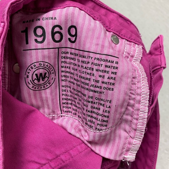 Gap Cut-off Denim Shorts (size 27) - Picture 5 of 7